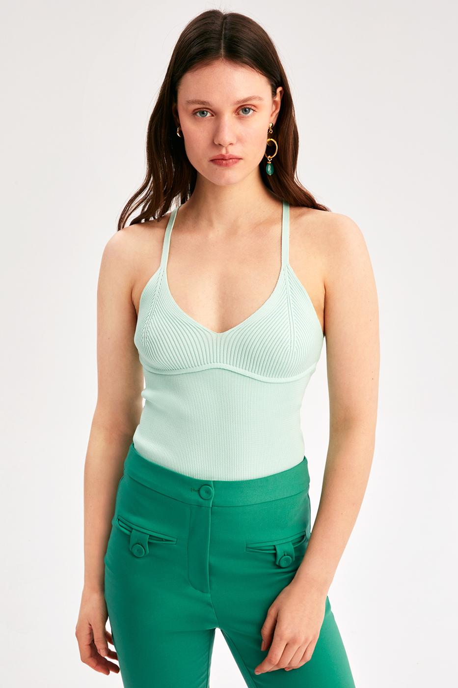 Bayan YEŞİL İllas Yesil Renk Slim Fit V-Yaka Askılı Triko Bluz